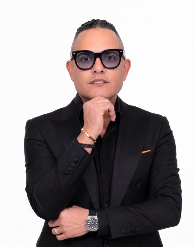 Dr-Elio-Galan