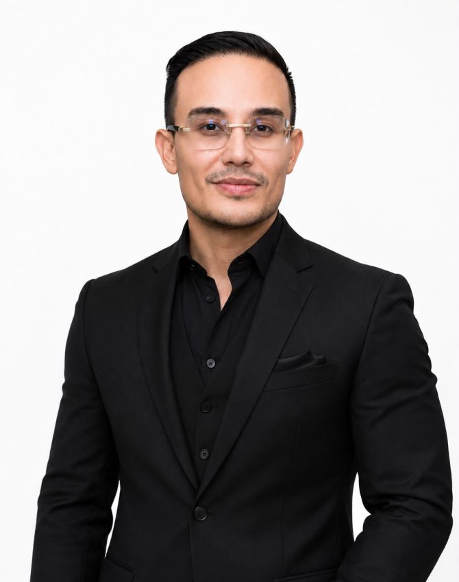 Dr. Daniel Díaz Torrado
