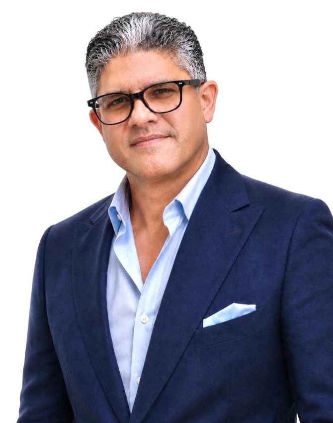 Dr. Robinson J Diaz