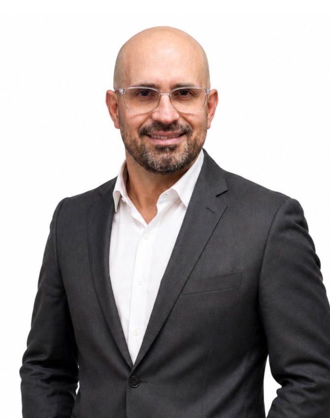Dr. Victor Ollarves